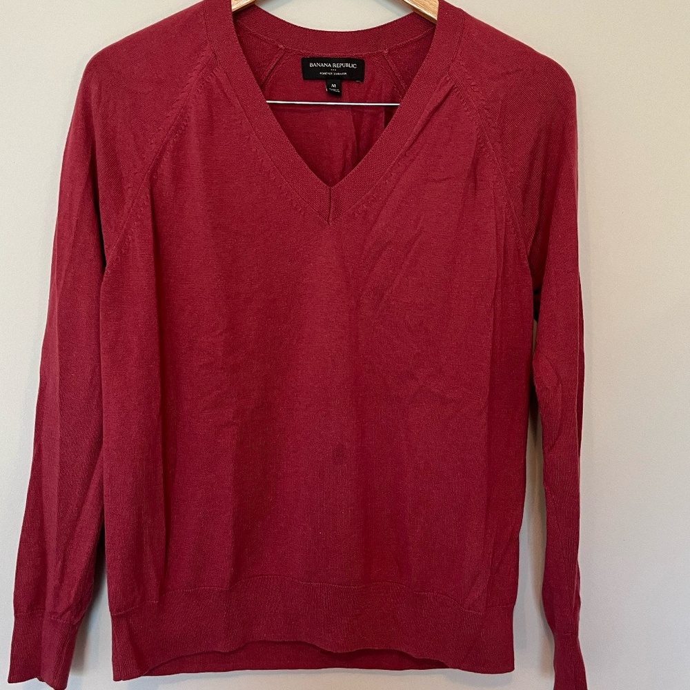 Muted Burgundy Banana Republic V-Neck "Forever Sweater" Size M